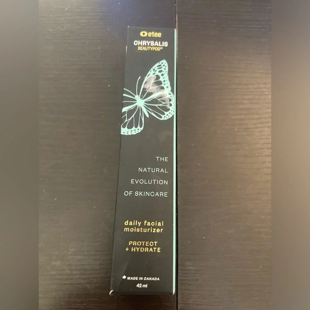 Etee Chrysalis beauty pod. Brand new in box. .42 ml size. Natural evolution
